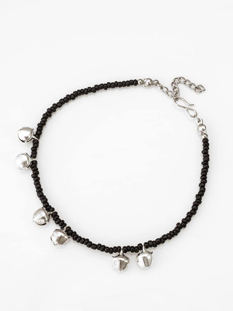 Morison Classic Pearl Anklet Elegant and Understated view 3