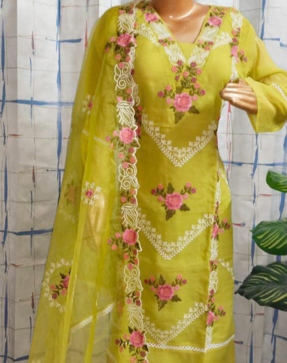 Green Chiffon Embroidered Straight Kurta Pant With Dupatta Set view 2