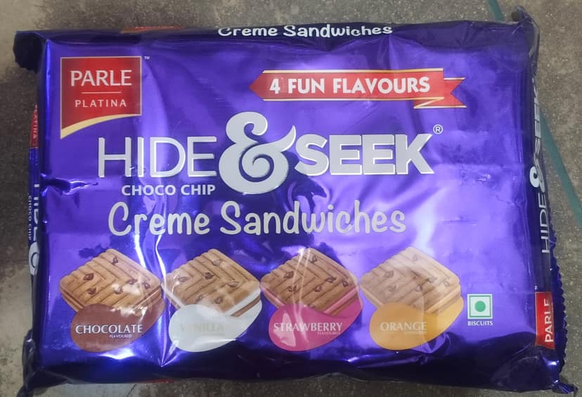 Parle platina hide & seek choco chip creme sandwiches