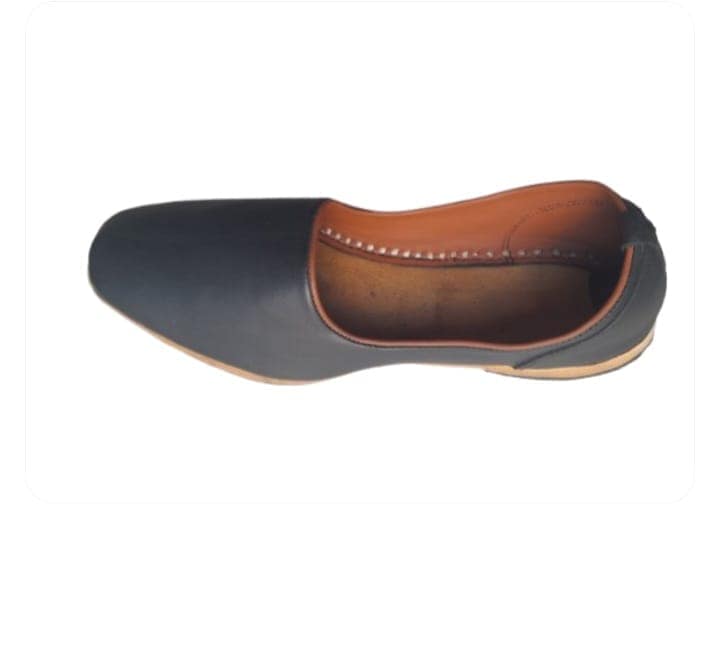 Black Leather Peshawari Chappals - Traditional Pakistani Footwear