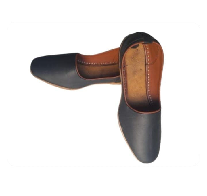 Black Leather Peshawari Chappals - Traditional Pakistani Footwear view 3