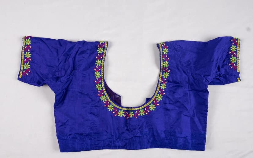 designer blouse view 2