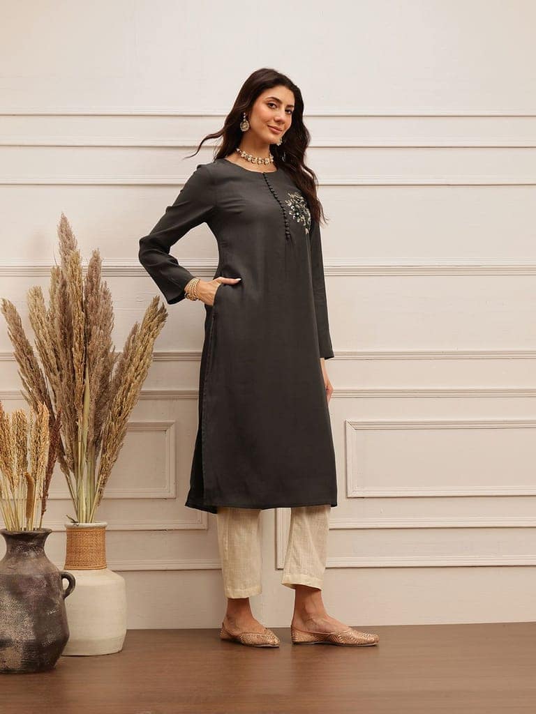 Midnight Elegance Embroidered Kurta view 4