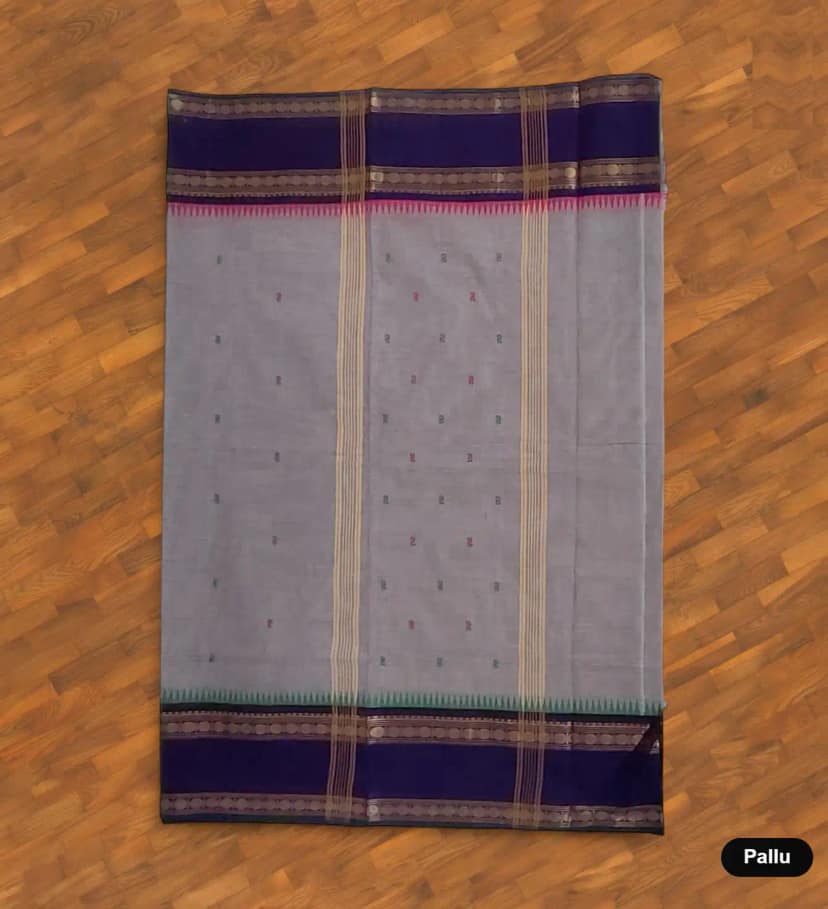Handwoven Kanchipuram Cotton-Silk Saree in Grey with Contrast Border view 4