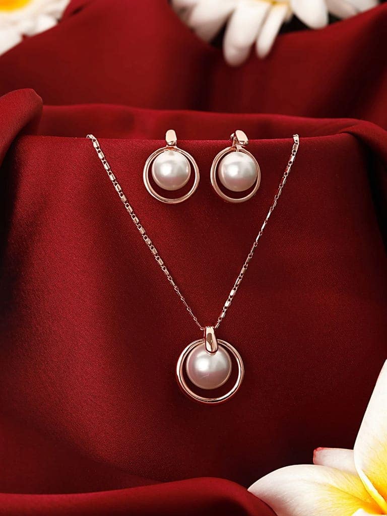 Anti-Tarnish Rose Plated Pearl Beaded Luxe Minimal Pendant jewellery Set view 3