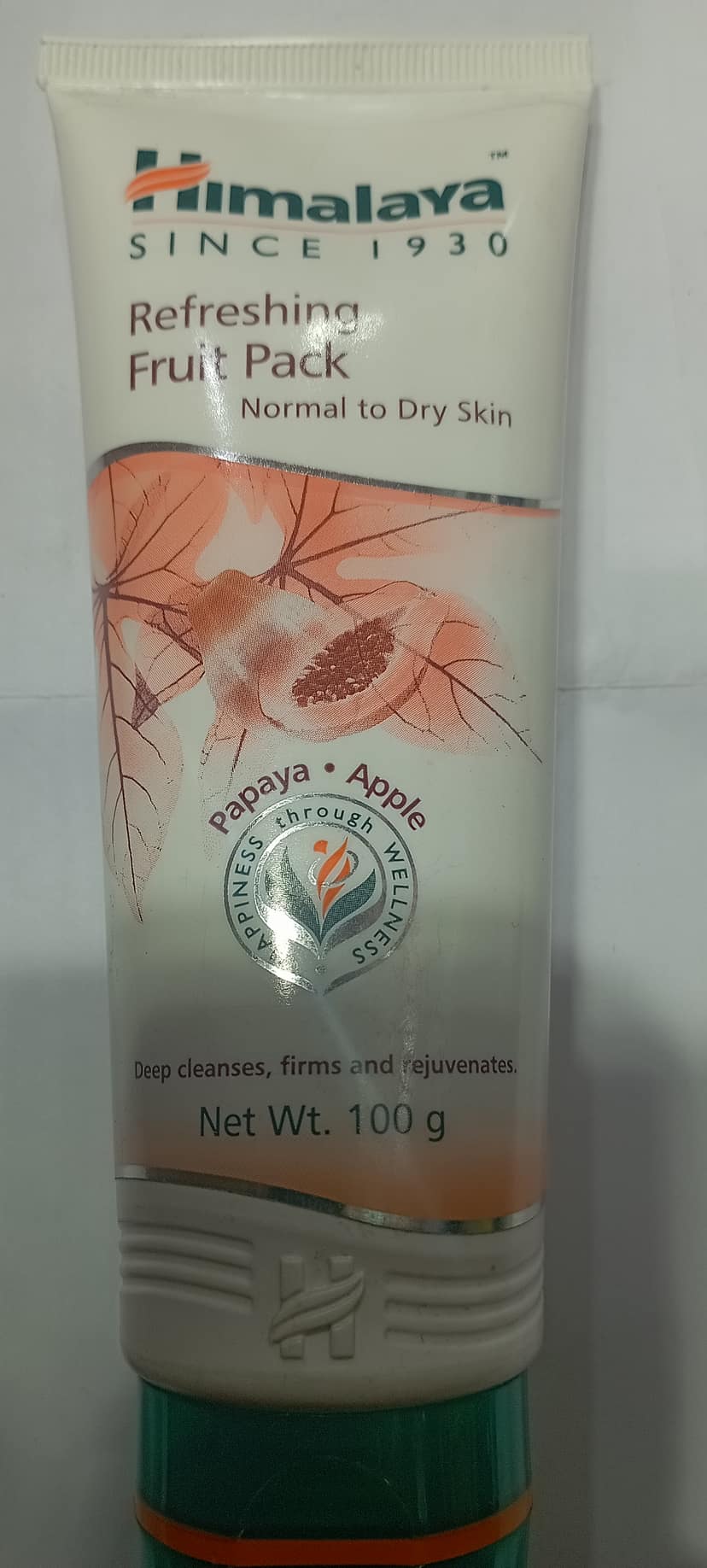 Himalaya refreshing fruit pack normal to dry skin