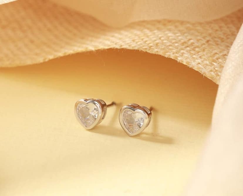 925 Sterling Silver Zircon Studded Heart Shaped Halo Solitaire Minimal Studds Earrings