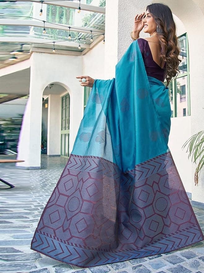 Buy Latest Indian silk Saree With Blouse Piece view 2