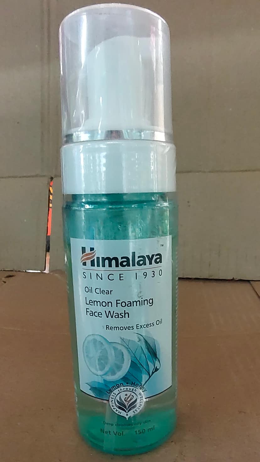 Himalaya oil clear lemon foaming face wash