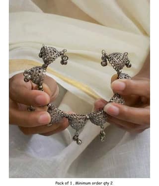 Samridhi DC Silver Bangle ( Pack of 1 )