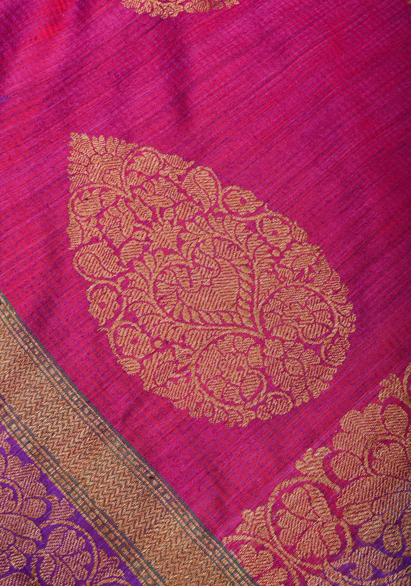Pre-Order Stunning Pink Dual tone Dupion Banarasi Silk Saree with large Antique zari motifs and Two Tone Border | SILK MARK Certified view 4