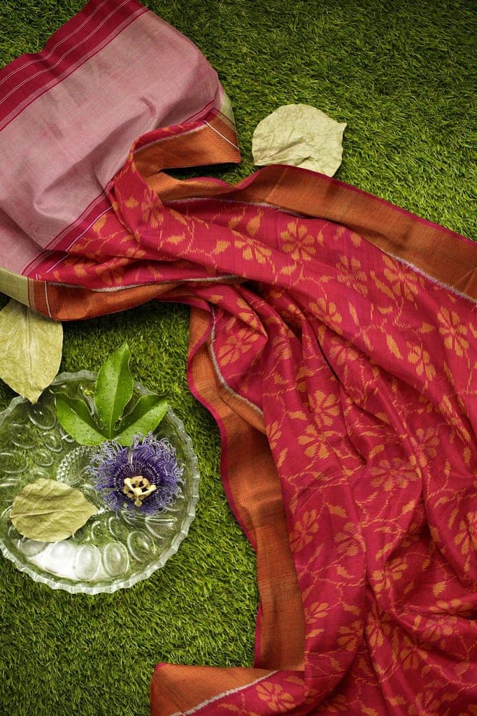 Garvi Gurjari (A Gujarat Govt Enterprise Women Magenta Handloom Pure Raw Silk Single Ikat Patola Saree With Gold Tissue Border(GGCSIKS87) view 3