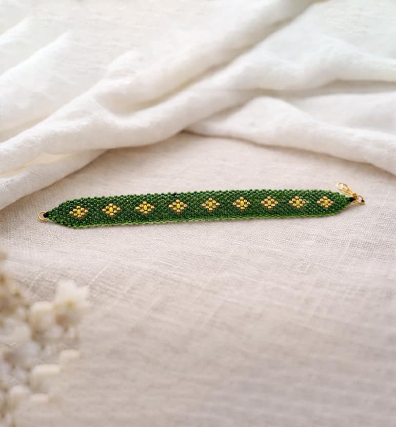 Handcrafted Green Beaded Bracelet – Traditional Beadwork Jewelry view 3
