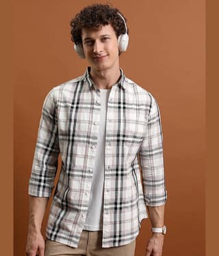 Highlander Cotton Blend Slim Fit Checks Full Sleeves Men's Casual Shirt - Cream ( Pack of 1 )