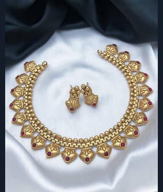 ROFARWORD Gold Brass Necklace Set ( Pack of 1 )