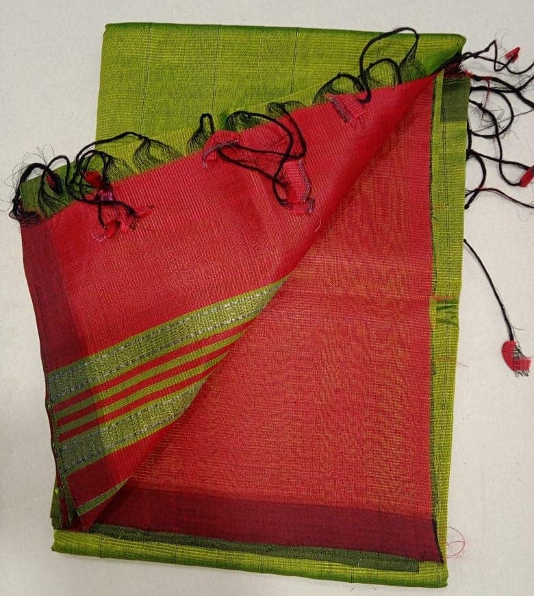 Green Linen Saree With Red And Black Tassels view 3