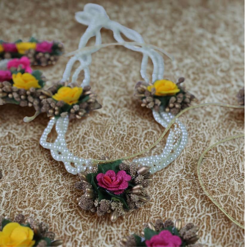 Handmade Flower Jewellery [23X7.5X18cm] view 5