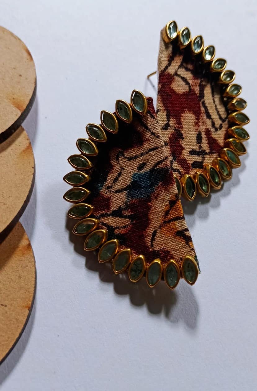Elegant Kundan Earrings - Traditional Ethnic Jewelry for Festive Occasions view 2