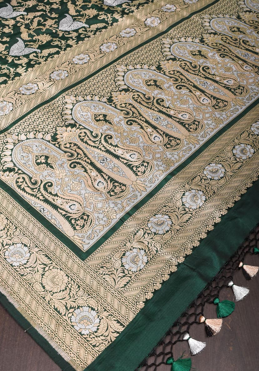 Exquisite Paisley Motif Alfi Jaal Brocade Banarasi Katan Silk Saree in Green | SILK MARK CERTIFIED view 7