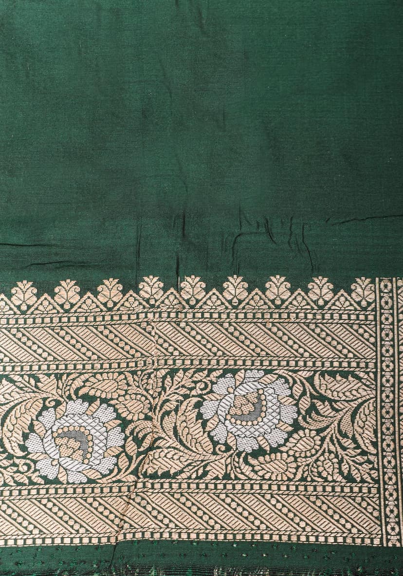 Exquisite Paisley Motif Alfi Jaal Brocade Banarasi Katan Silk Saree in Green | SILK MARK CERTIFIED view 9