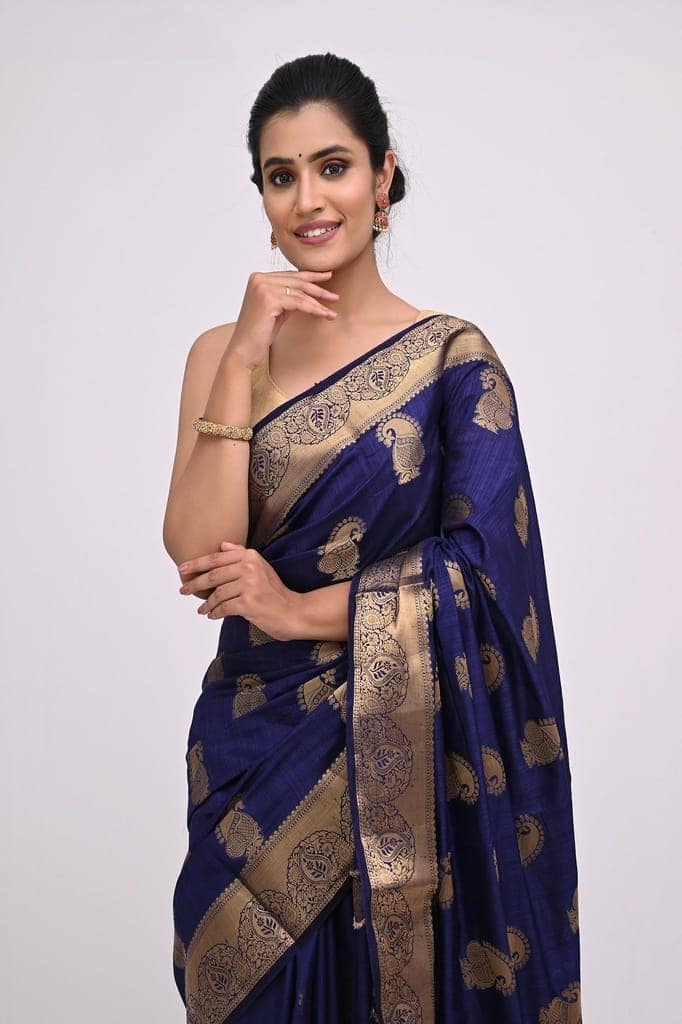 Beautiful Navy Blue Saree With Modish Design and Zari Border view 3