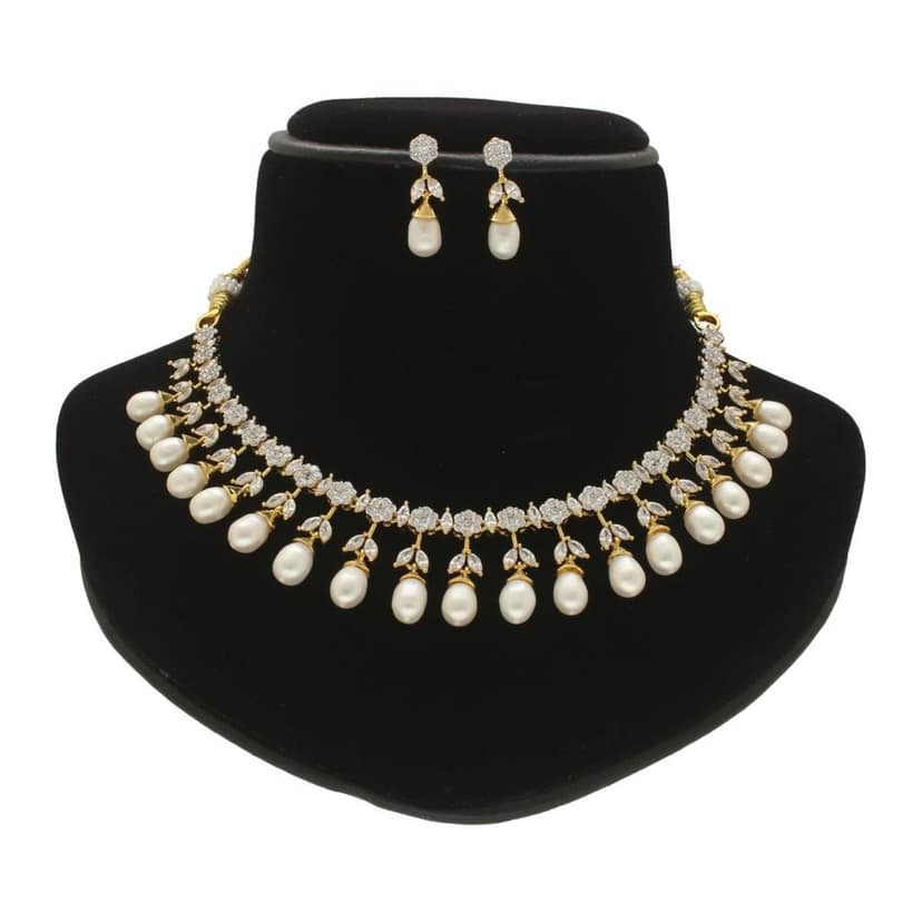 Gloryveil Pearl Necklace Set view 2