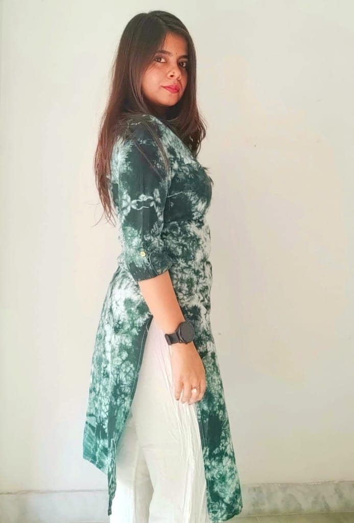 Handdyed Bandhani Kurta for Women view 2