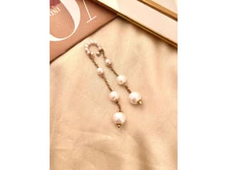 Ishkaara Pearl Puff Earcuff