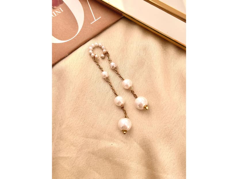 Ishkaara Pearl Puff Earcuff