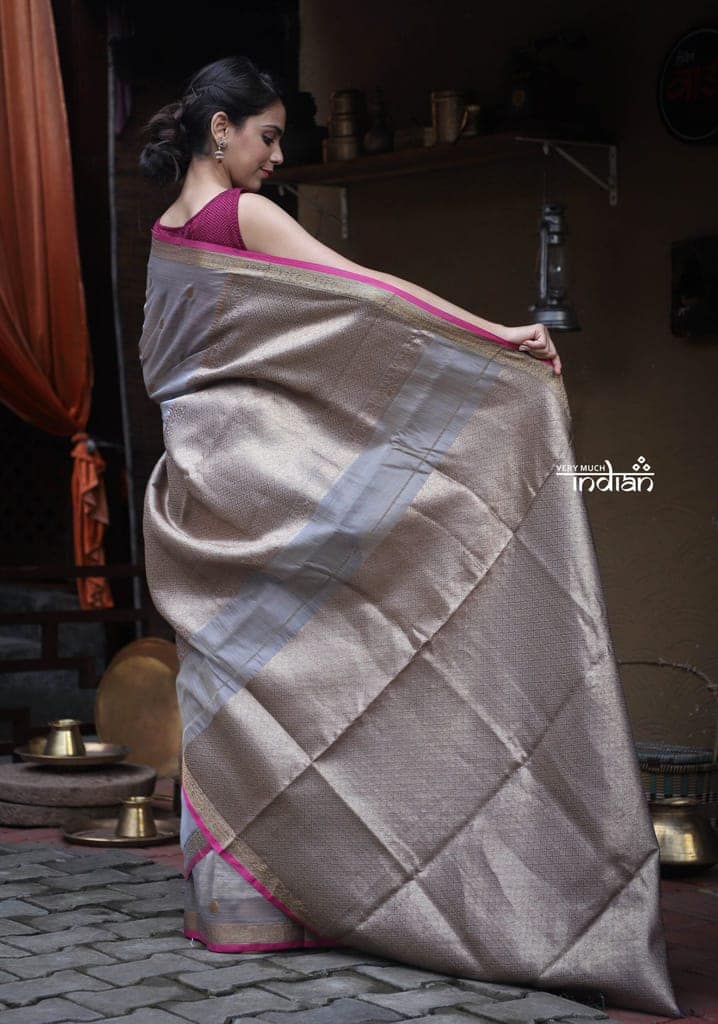 Utsaav ~ Banarasi Pure Cotton Silk Chanderi Handloom in Beautiful Grey and Pink with Subtle Zari view 2