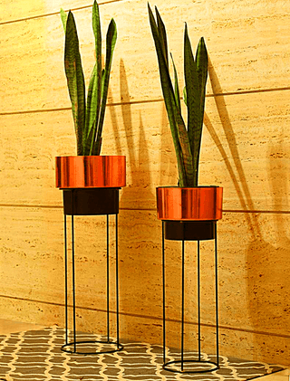 Metal planter