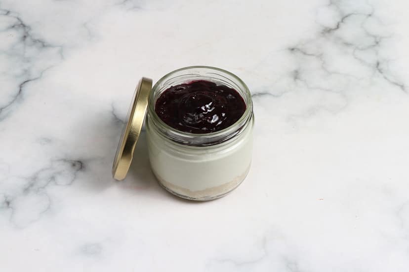 Baked blueberry cheese jar cake