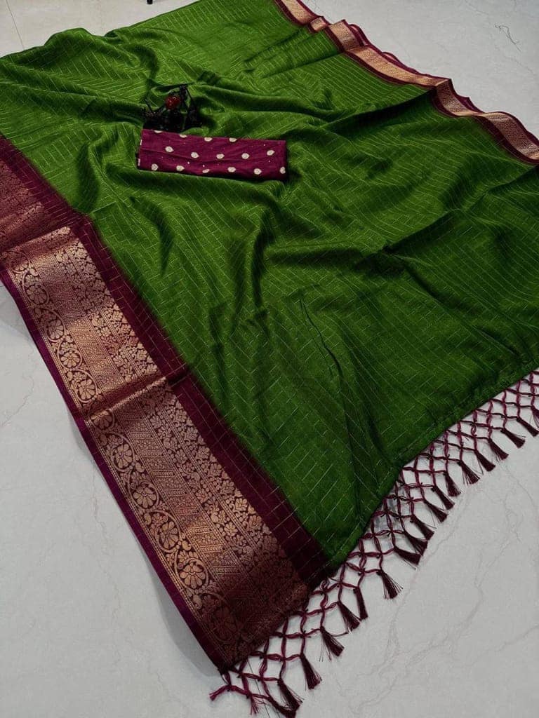 Green Dola silk jacquard saree view 3