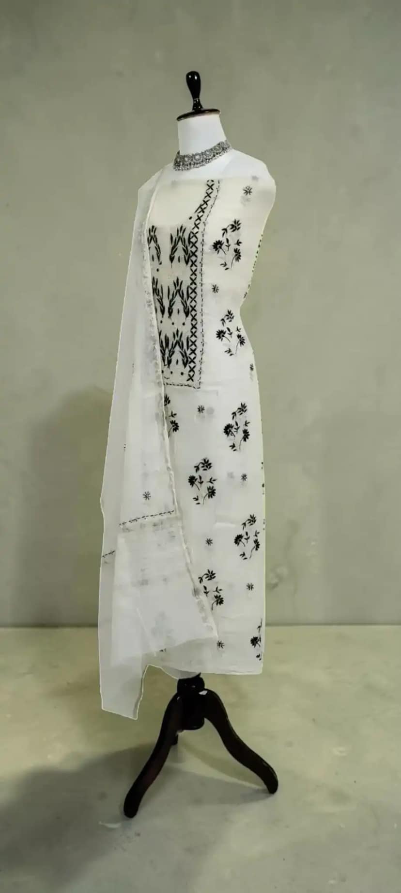 Lucknow Chikankari Hand-Embroidered Mul Cotton Dress Material view 2