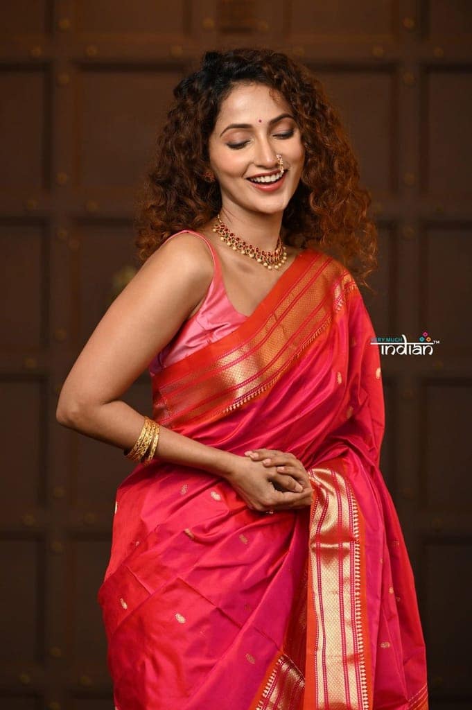 Parampara ~ Handloom Pure Silk Paithani Saree with Traditional Double Pallu in Rani Pink view 5