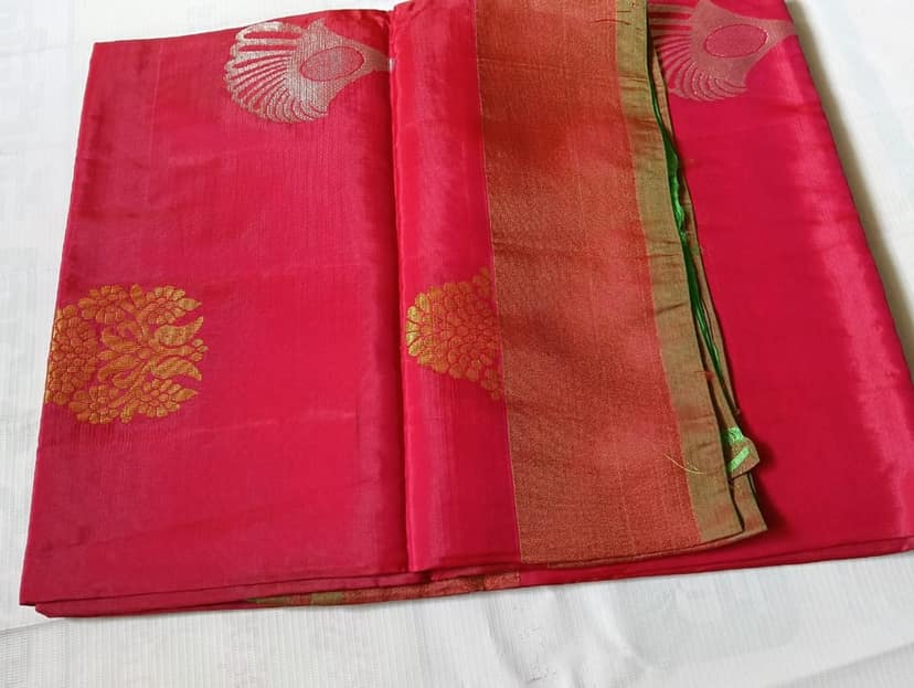 Red Saree With Golden Peacock Butta Work And Green Border view 2