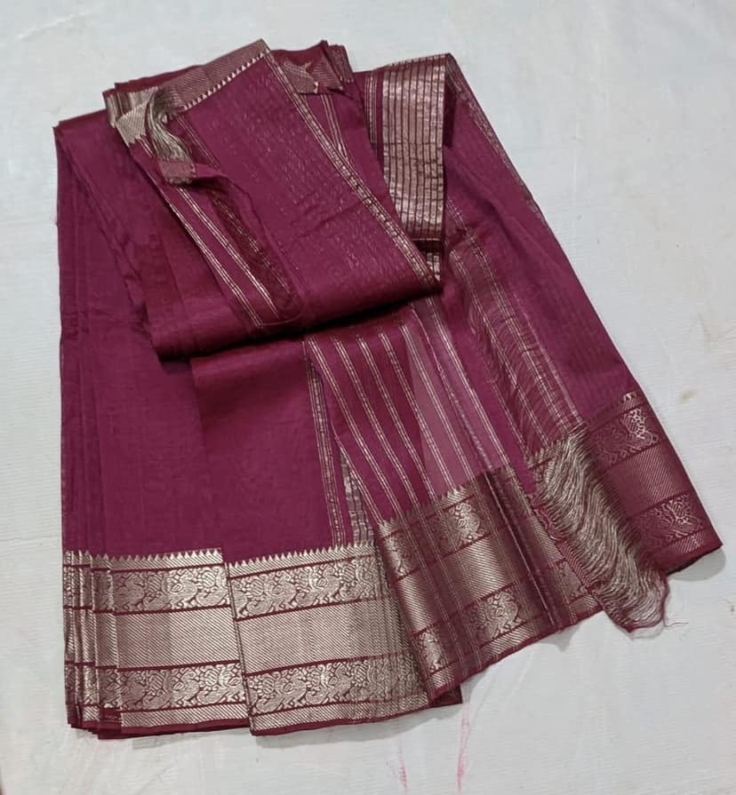 Wine Red Pure Handloom Cotton Saree With Blouse Piece view 3