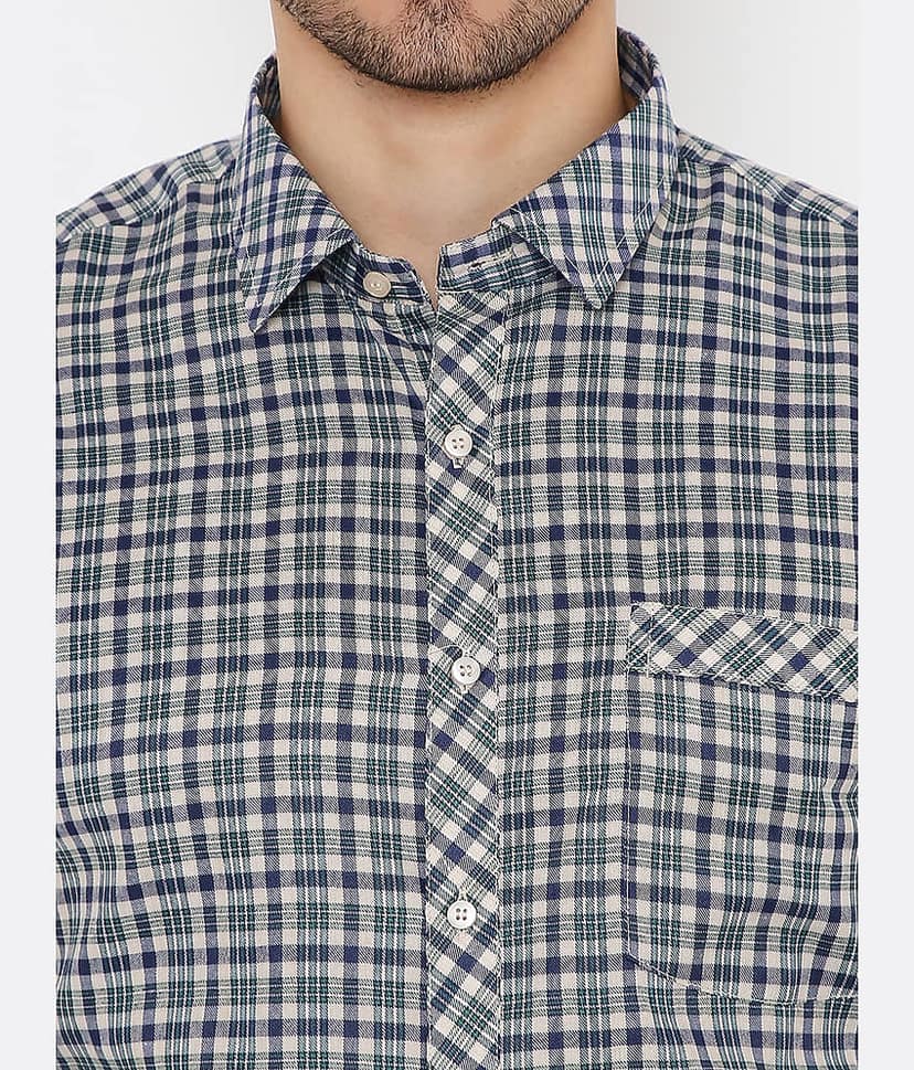 Maharaja - Green Cotton Blend Slim Fit Men's Formal Shirt ( Pack of 1 ) view 2