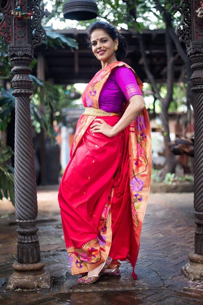 Namita's Favourite~ Handloom Pure Silk Paithani Saree With Beautiful Golden Zari Floral Border view 4