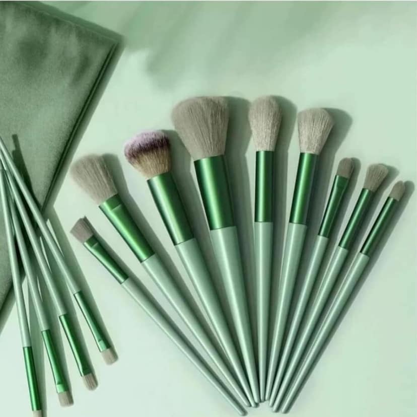 13pc Makeup Brush Set With Soft Fluffy Pouch Cosmetic Makeup Brush (Pack of 13) view 3