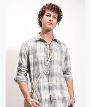 Highlander Cotton Blend Slim Fit Checks Full Sleeves Men's Casual Shirt - Grey ( Pack of 1 )