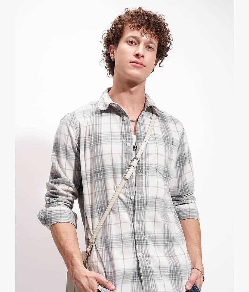 Highlander Cotton Blend Slim Fit Checks Full Sleeves Men's Casual Shirt - Grey ( Pack of 1 )