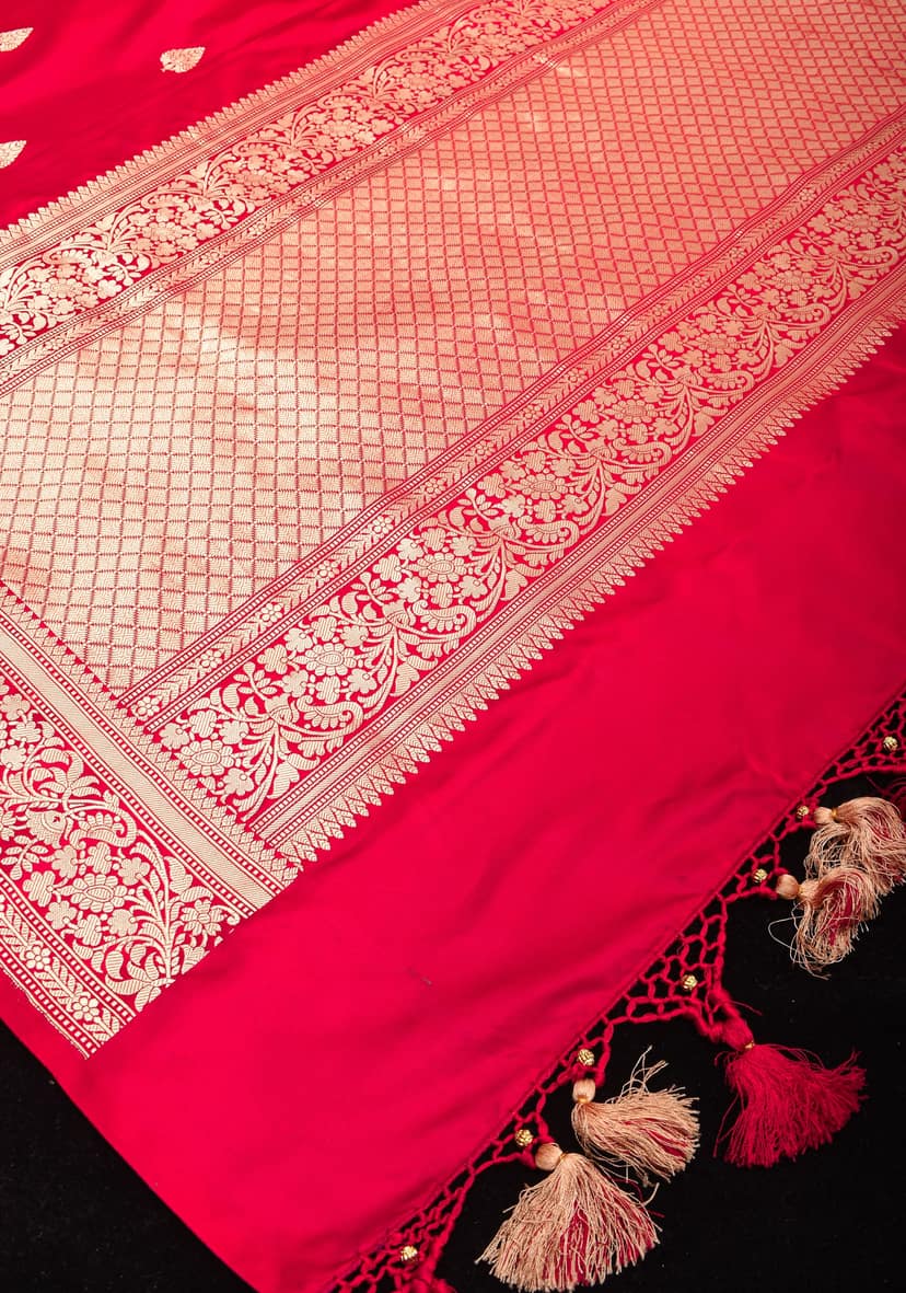 Pre-order Red Banarasi Mashru Silk Saree with Damask Buttas and Zari Border | SILK MARK CERTIFIED view 7
