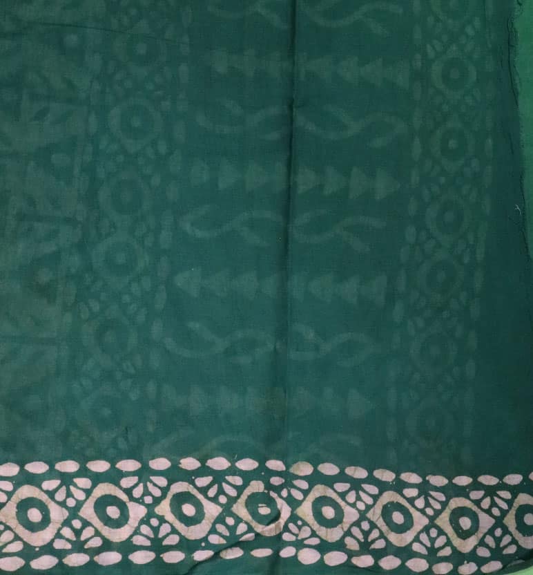 Handcrafted Batik Print Cotton Saree with Blouse Piece view 3