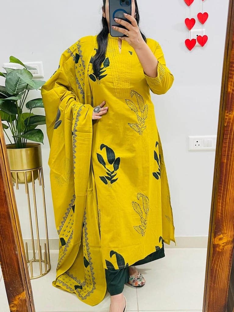 Women's Red Printed & Embroidered Cotton Kurta Suit Set