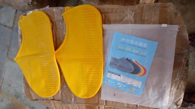 Non-Slip Silicone Rain Reusable Anti skid Waterproof Fordable Boot Shoe Cover ( Large ) view 9