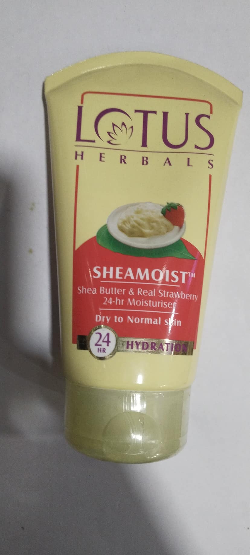Lotus Herbals Sheamoist™ Shea butter & real strawberry 24-hr moisturiser