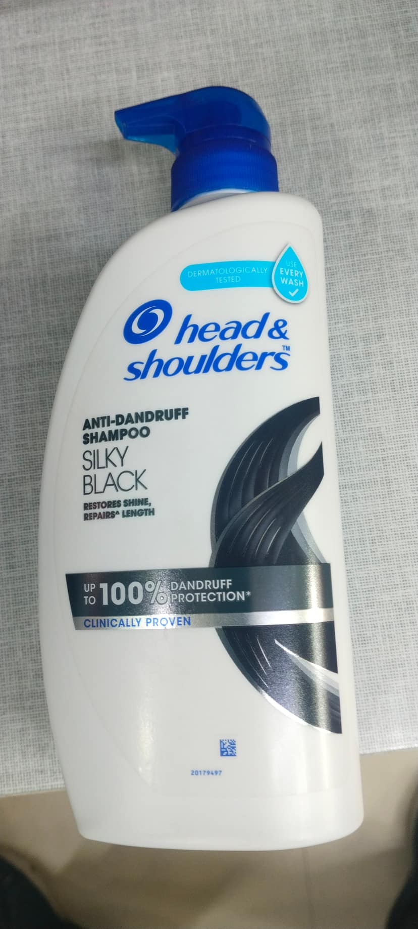 Head shoulders Anti -Dandruff silky black shampoo