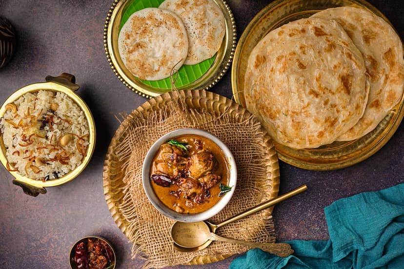 Varuthaarcha chicken curry + choice of options
