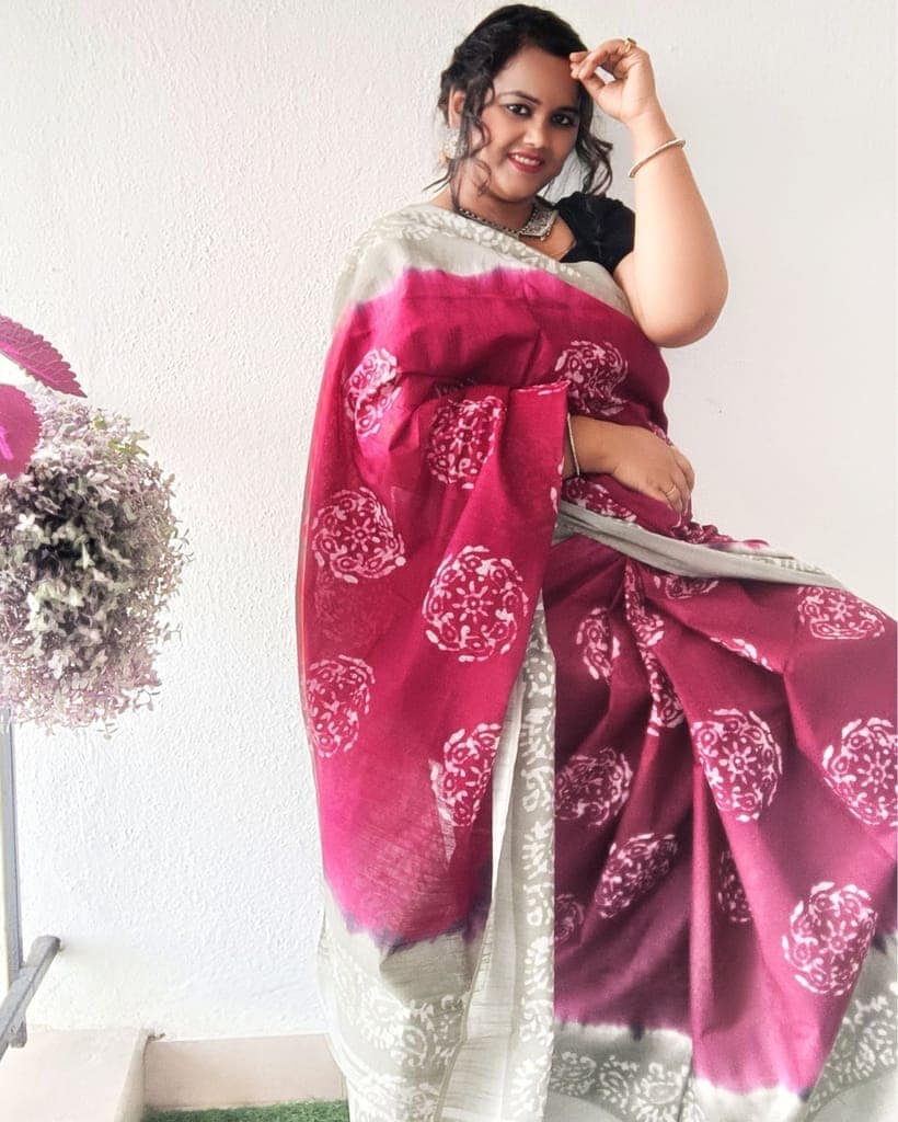Slub Linen Batik Print Saree Red & Grey Color with running blouse-6025 view 7